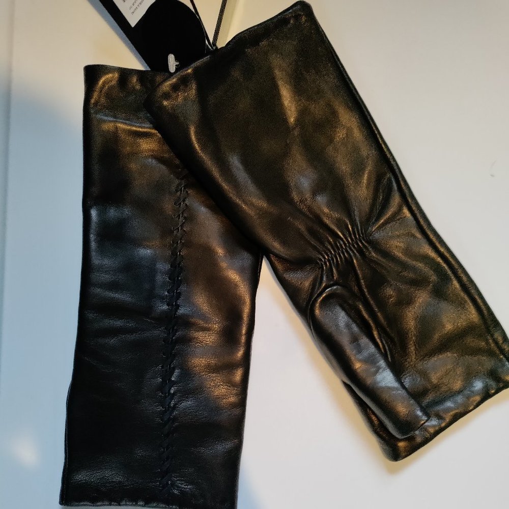 Echo black fingerless leather gloves NWT